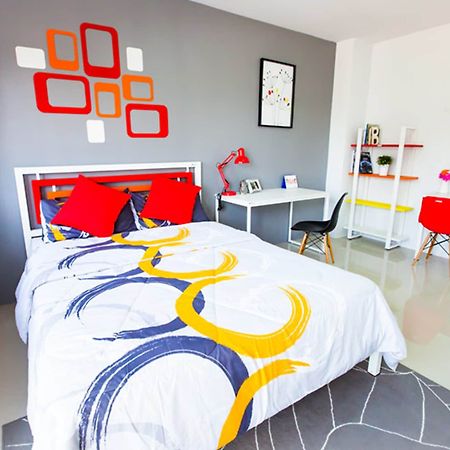 Room 9 Residence Pluak Daeng Exterior foto