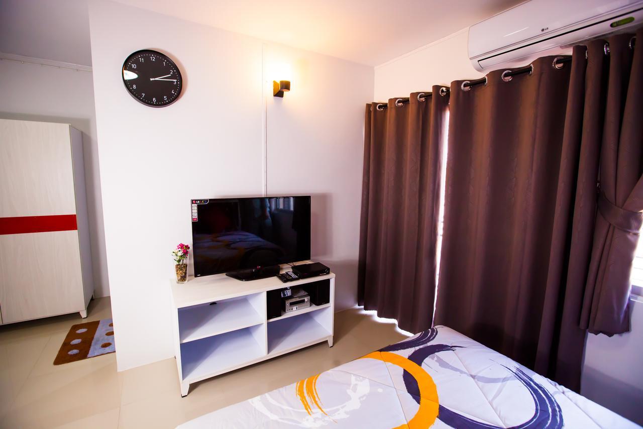 Room 9 Residence Pluak Daeng Exterior foto