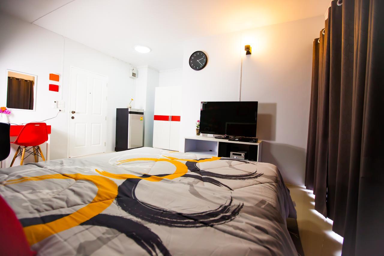 Room 9 Residence Pluak Daeng Exterior foto