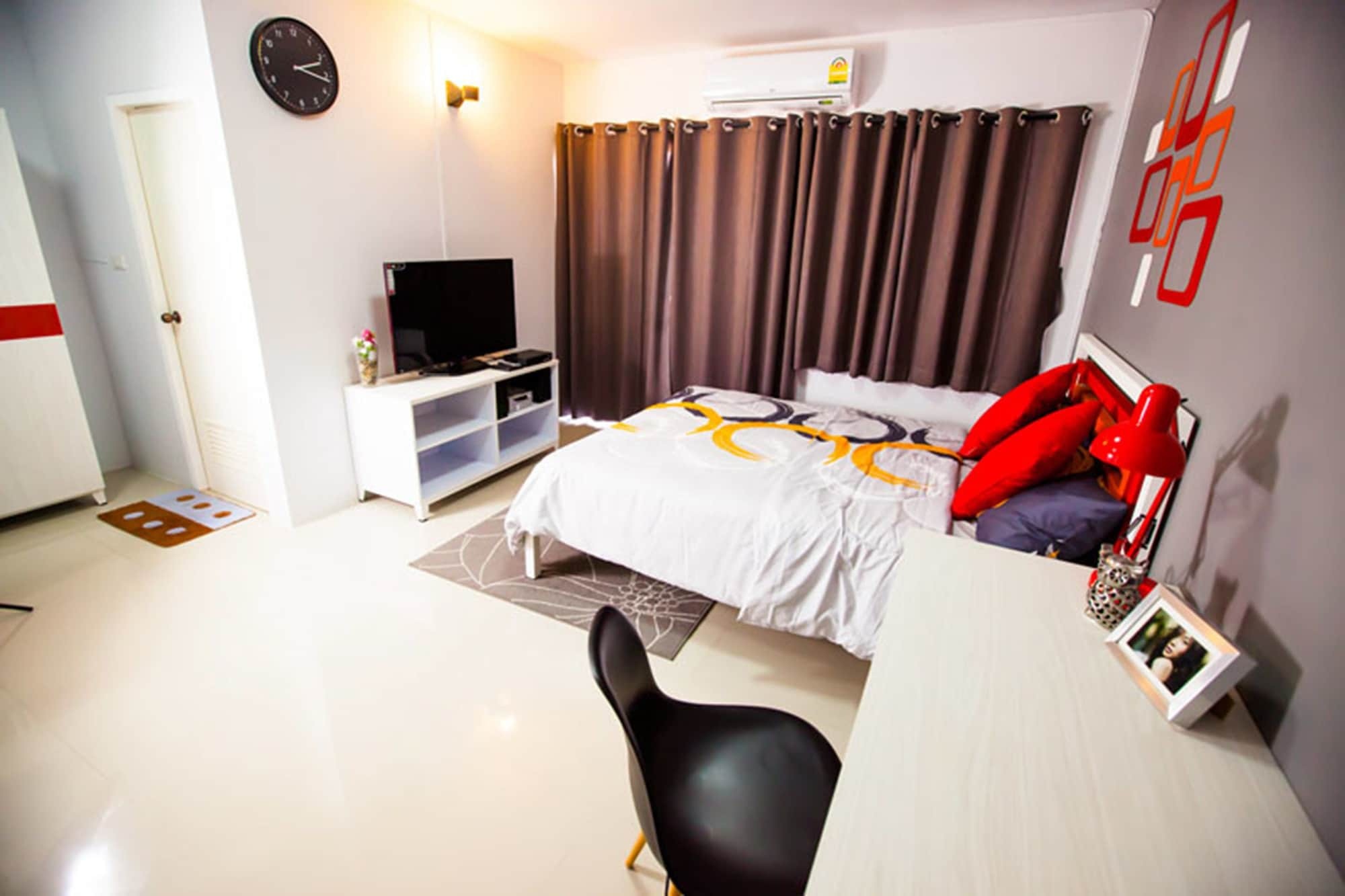 Room 9 Residence Pluak Daeng Exterior foto